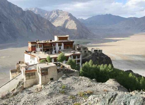 Leh-To-Kashmir-Via-Zanskar-image-3-trekkinginladakhzanskar.com